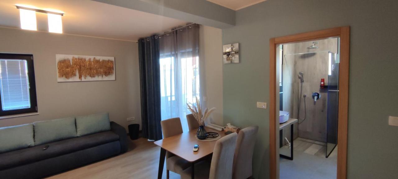 Spacious Modern Apartment Биоград на Мору Екстериор снимка